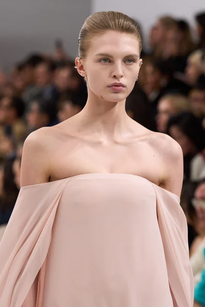 Look 69